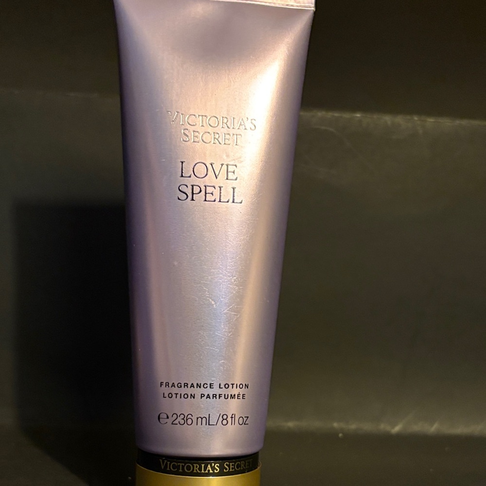 Victoria's Secret Love Spell Fragrance  in Lavender